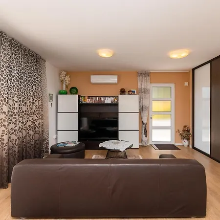 Apartment Maris Milna (Brac)
