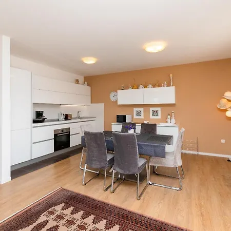 Apartment Maris *