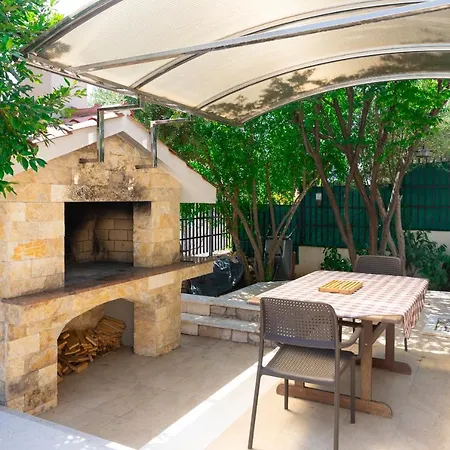 Apartment Maris Milna (Brac)