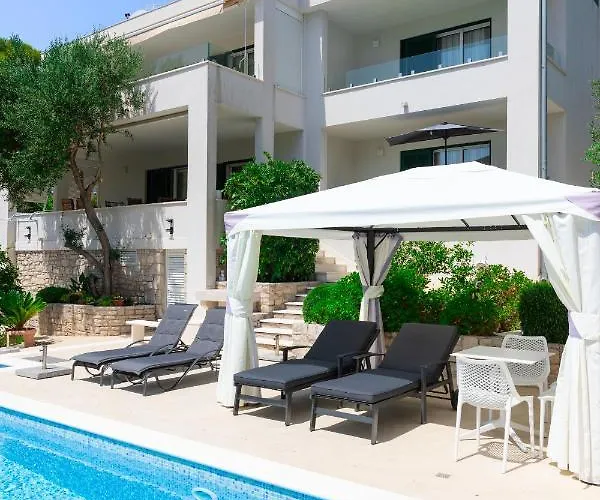 Maris Daire Milna (Brac)